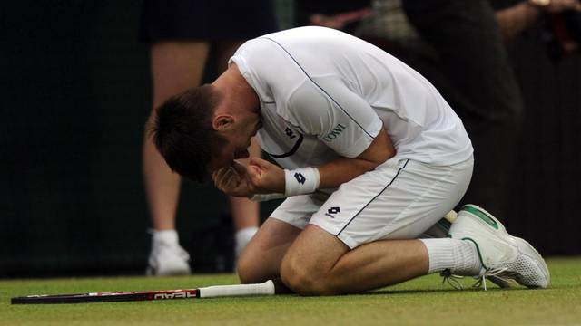 Tennis - 2011 Wimbledon Championships - Day Four - The All England Lawn Tennis and Croquet Club