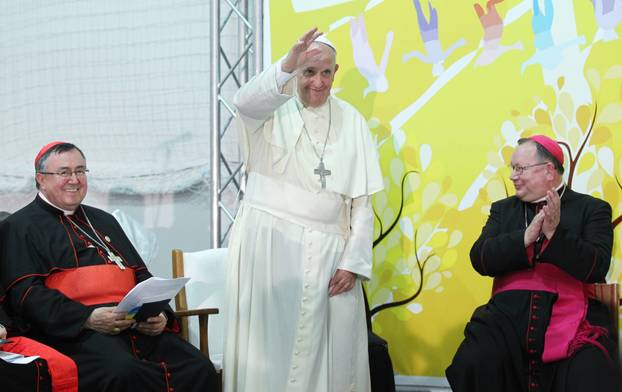 Sarajevo: Papa se družio s mladima u Nadbiskupijskom centru za mlade 