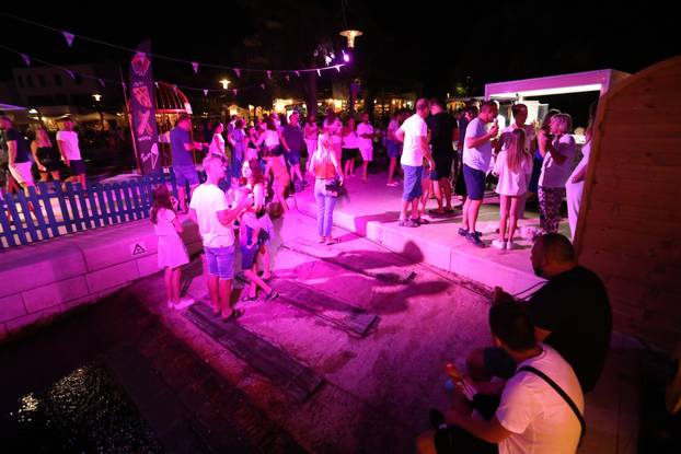 Njivice: Festival sladoleda na rivi