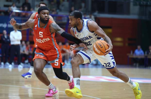 Zagreb: Košarkaši Cibone dočekali su momčad KK Cedevita Junior u sklopu sedmog kola SuperSport Premijer lige