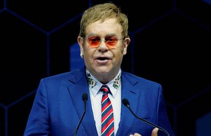 Elton John mora na operaciju, odgodio je turneju Europom