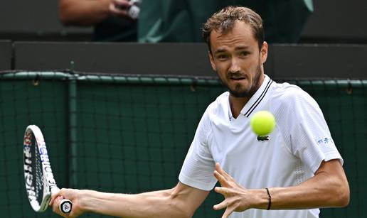 Prvo četvrtfinale Medvjedeva na Wimbledonu: Čeh mu predao