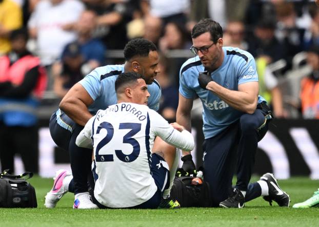 Premier League - Tottenham Hotspur v Aston Villa