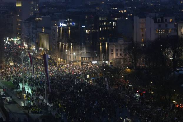 Beograd: Nakon završetka prosvjeda studenti su počistili ulice 