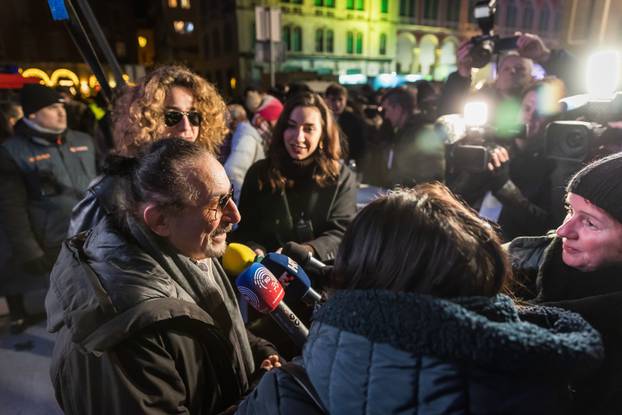 Baby Lasagna na Splitskoj rivi nastupio je prije Željka Bebeka