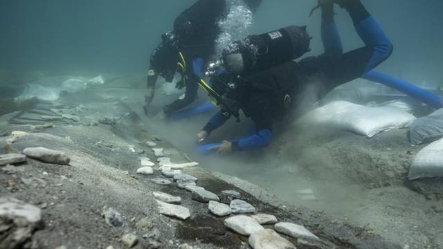 VIDEO Pogledajte kako su u Istri iz podmorja izvukli najstariji primjer šivanog broda