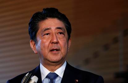 Abe želi mijenjati ustav kako bi Japanci opet mogli ratovati