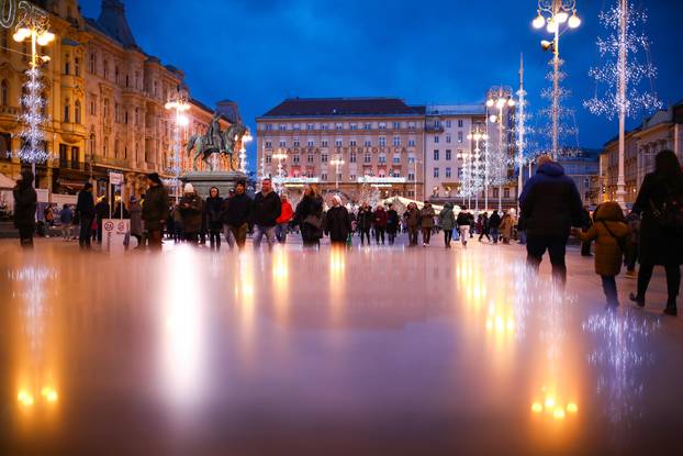Zagreb: Zagrebački Advent na Trgu bana Jelačića