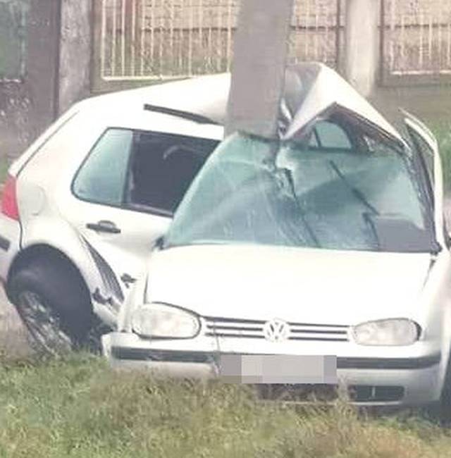 Kako je ovo uspio preživjeti?! Zagrebački tinejdžer omotao Golf oko stupa. Nije mu ništa