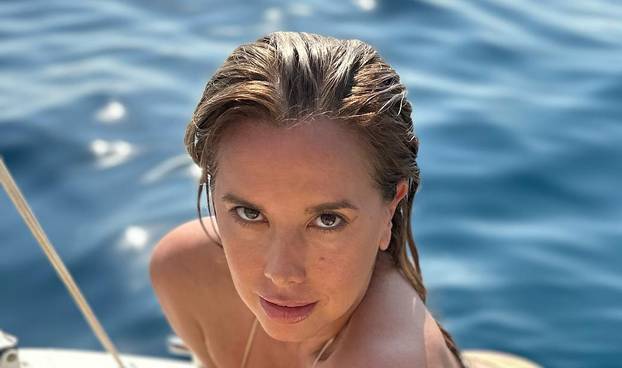 FOTO Nives Celzijus u tangicama