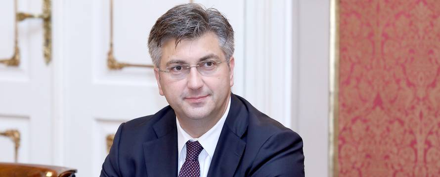 Novi veleposlanici: Mesić ide u Rim, Šimunović u Washington