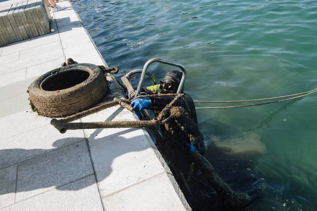 FOTO Velika akcija čišćenja u Umagu tijekom Sea Stara: Uklonili oko 10 kubika otpada
