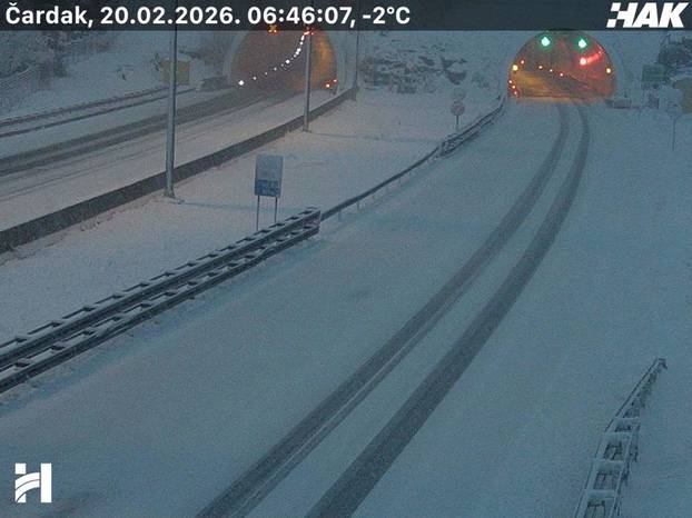 FOTO Snijeg pada u Gorskom kotaru, Lici i na sjeveru. Nema pravca do Rijeke za šlepere