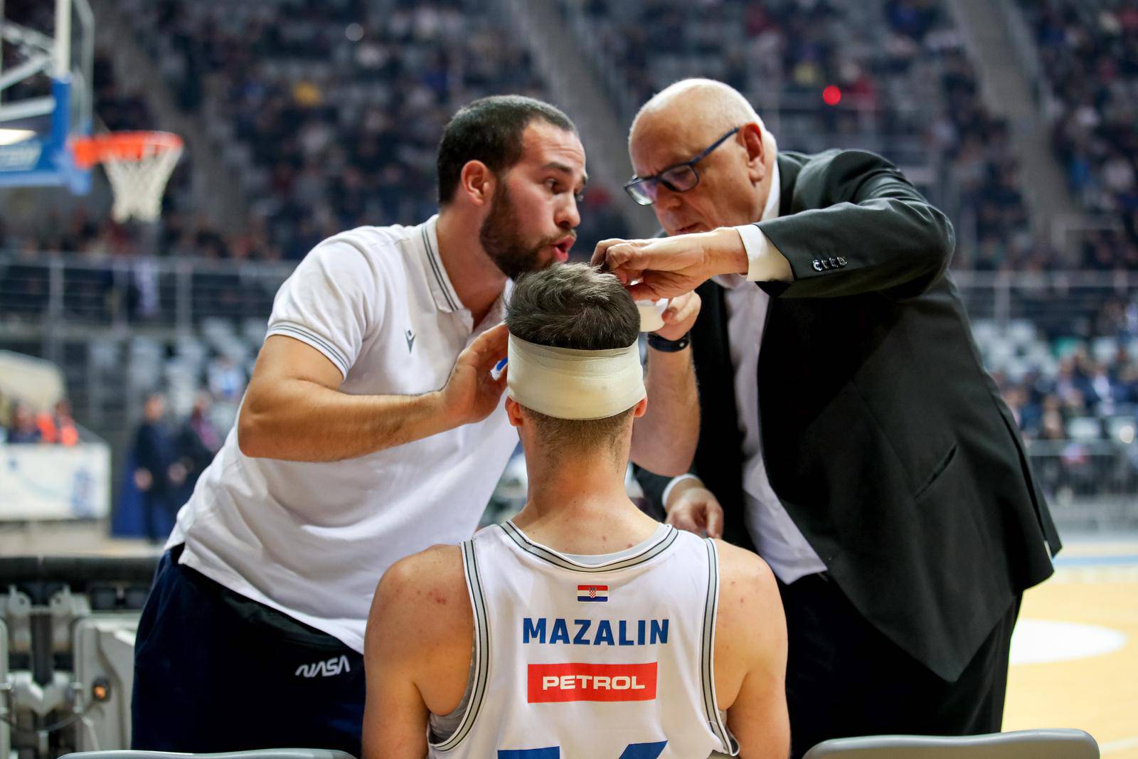 Zadar: Lovro Mazalin ozlijedio se na utakmici  Zadra i Mega Basketa