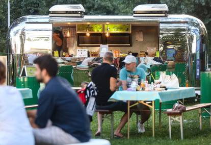 Zagreb: Na Jarunu otvoren Food Truck festival