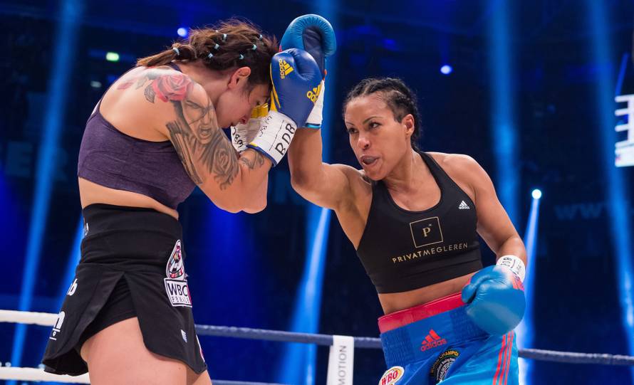 Njema?ka: Boks, Cecilia Braekhus - Chris Namus 