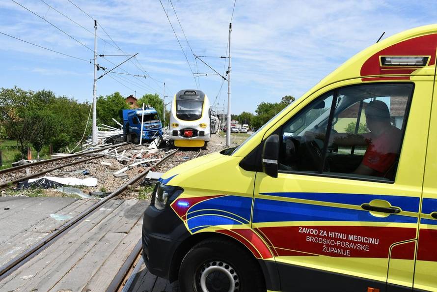 VIDEO Putnica iz vlaka strave: 'Bili smo u panici, vrata su bila zaglavljena. Nismo mogli van'