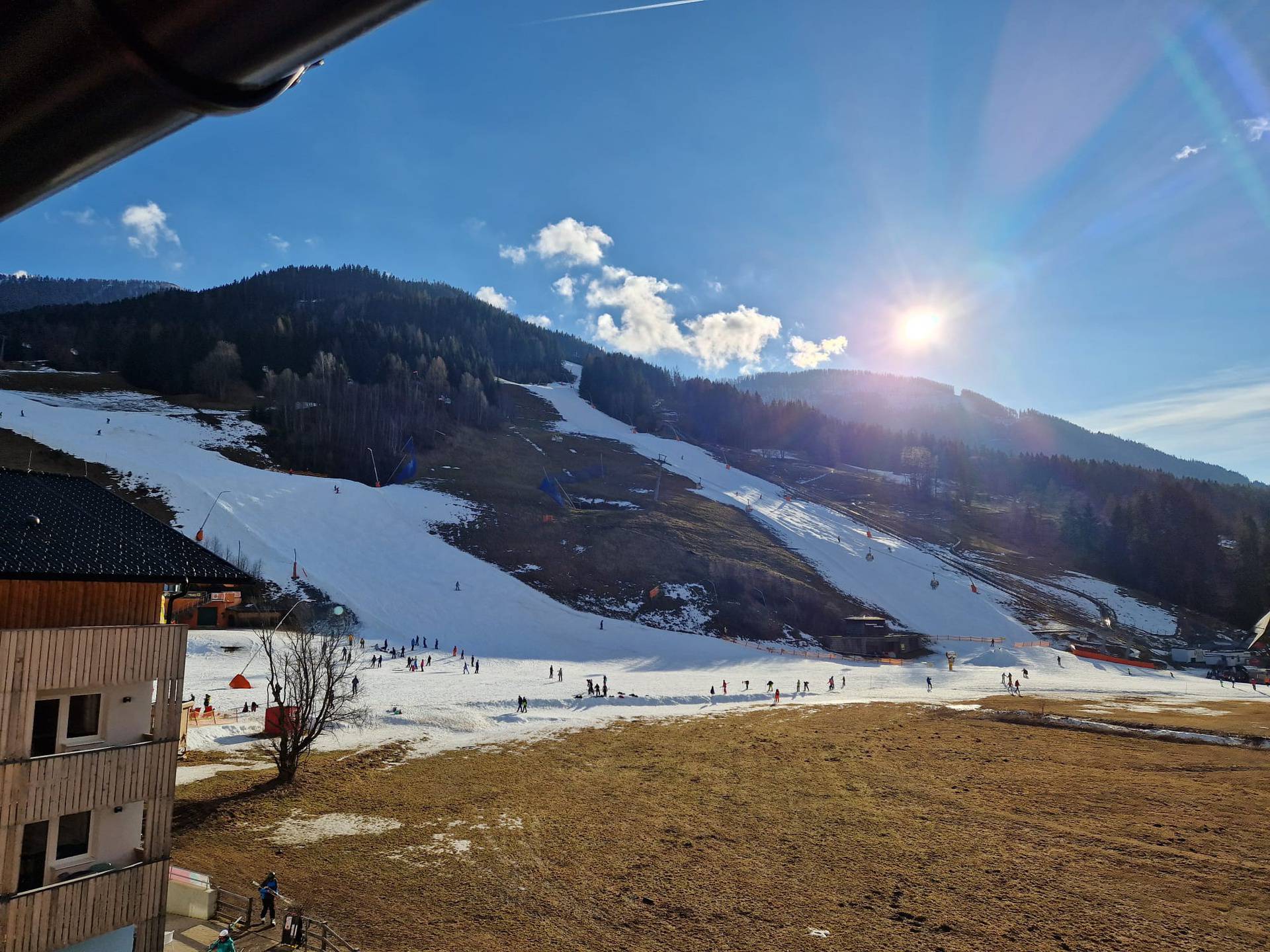 FOTO Hrvat otišao u Austriju: 'Platili smo skijanje, a snijega nigdje. Pa skijali smo na vodi!'