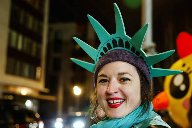 Protest in Portland after a U.S. immigration agent shot and killed 37-year-old Renee Nicole Good in her car in Minneapolis