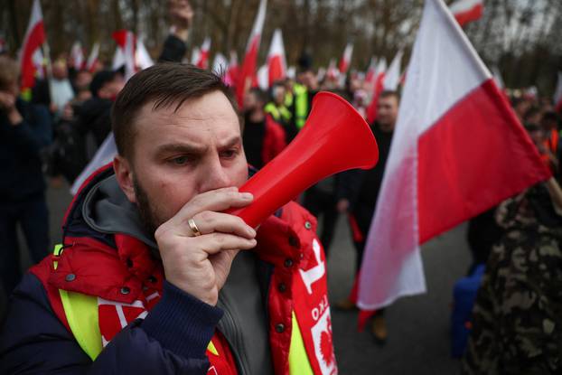 Polish farmers protest in Warsaw