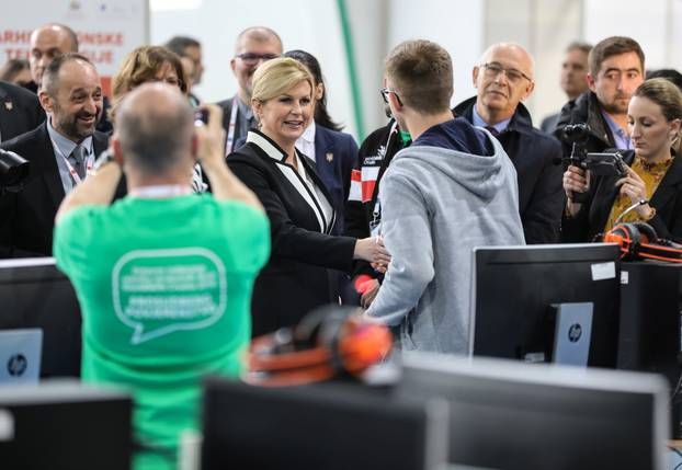 Zasgreb: Predsjednica Grabar-KitaroviÄ posjetila natjecanje strukovnih Å¡kola