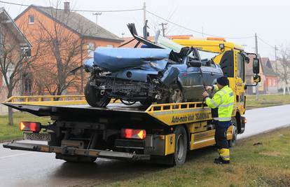 Auto sletio s ceste kod Osijeka, vozač (48) preminuo na mjestu