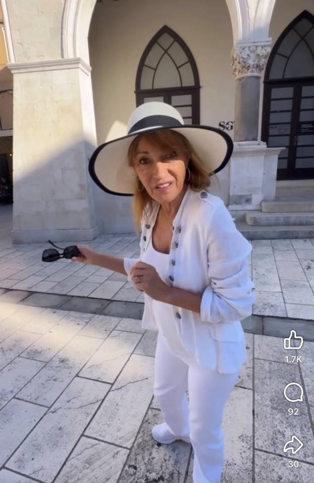 FOTO Od Jamesa Bonda do Splita: Žena vrač Jane Seymour oduševila figurom u 76. godini