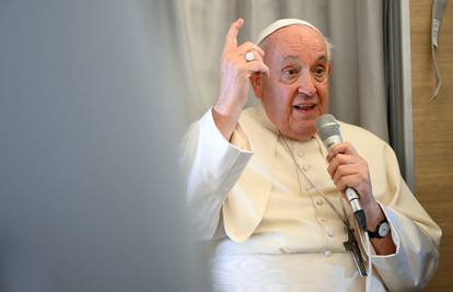 Papa pri povratku u Vatikan: Kada sam spomenuo 'veliku Rusiju' govorio sam o kulturi
