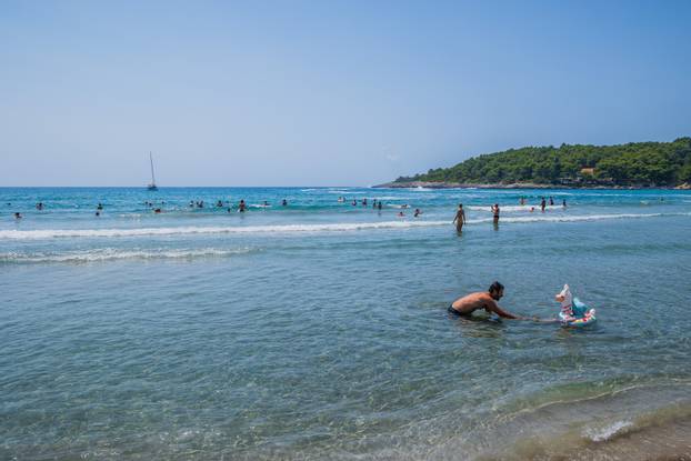 Lumbarda: Pjesčana plaža Pržina na južnoj strani Korčule 