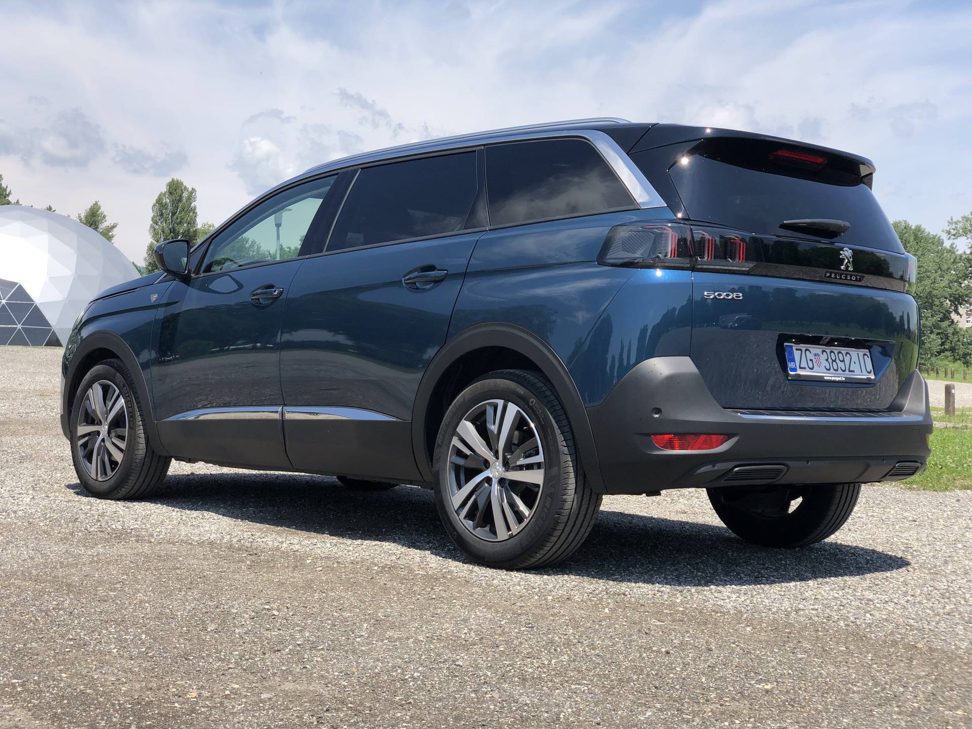 Peugeot 5008, atraktivan i dobar SUV idealan za putovanja