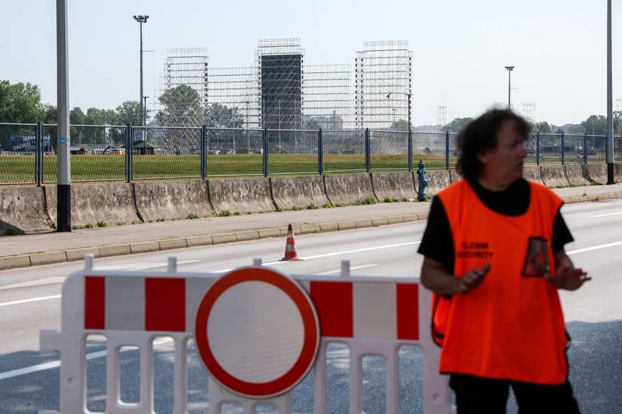 Zagreb: Privremeno je zatvoren promet oko Hipodroma zbog radova na pripremi pozornice za Thompsonov koncert