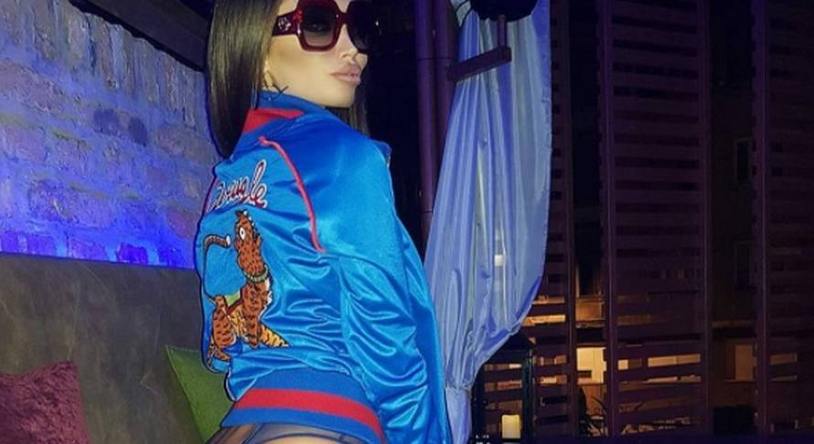 Pohvalila se novom frizurom, a svi su gledali u njeno poprsje