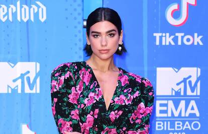 Dua Lipa pohvalila se fotkom iz rodnog Kosova: 'Doma, jedva čekam da vas opet vidim sve'