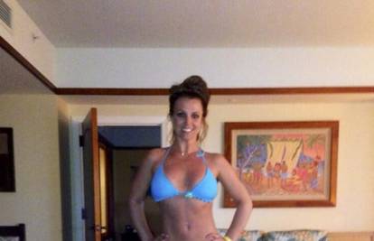 Britney Spears vas u kupaćem kostimu pozdravlja s Havaja