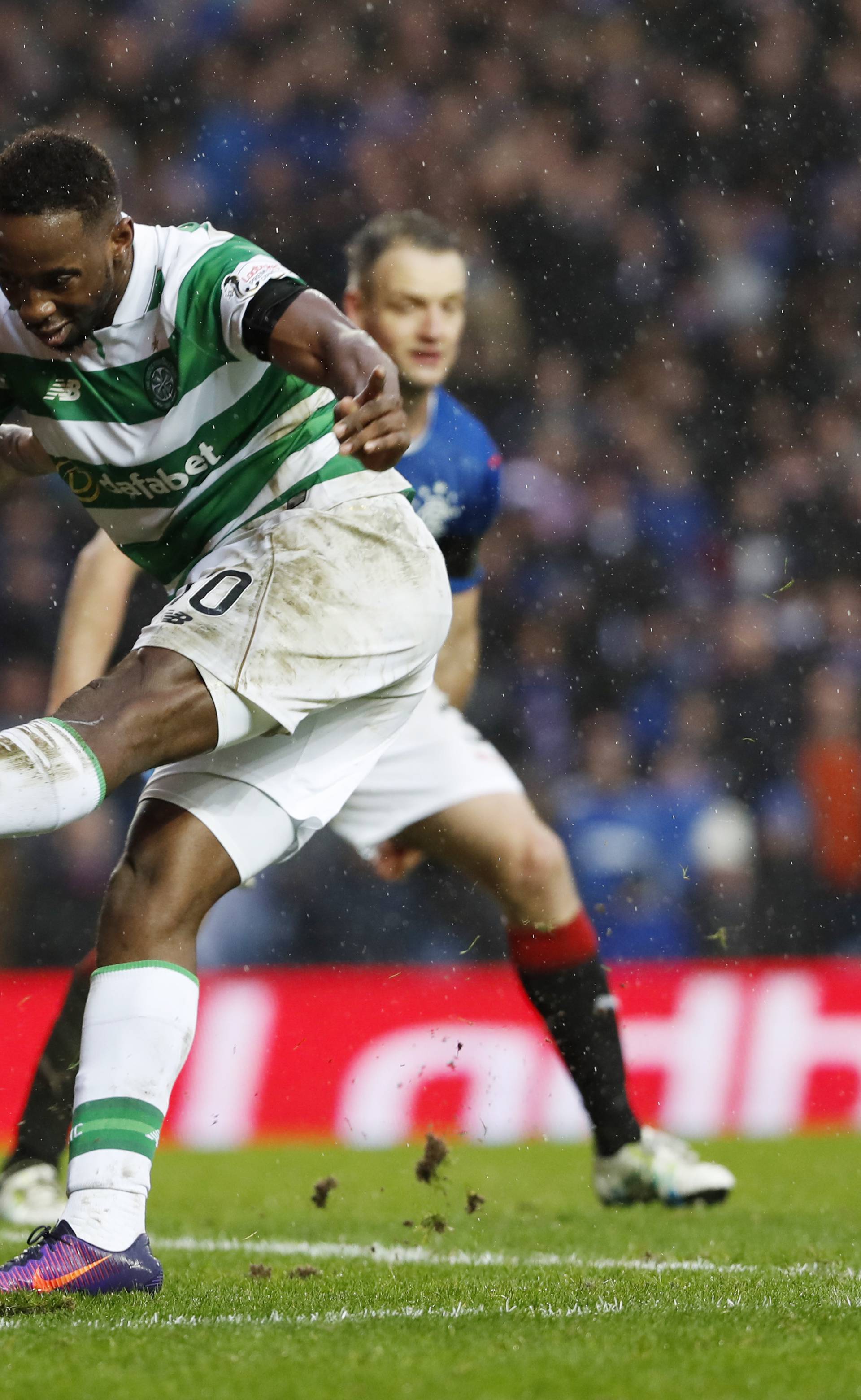 Celtic's Moussa Dembele shoots at goal