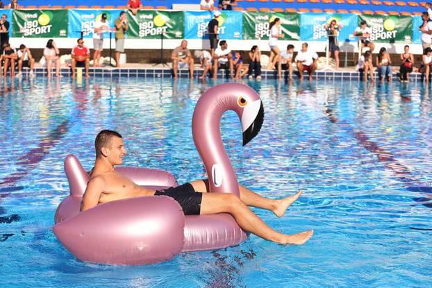 Split: Sportsko-humanitarno natjecanje "Najluđi skakač Hrvatske"