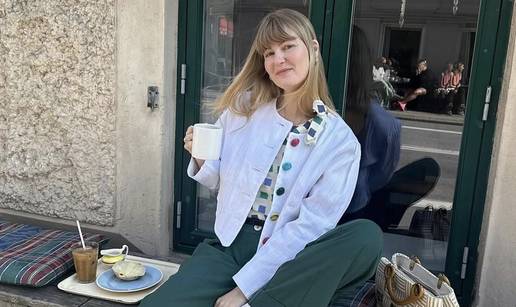 Divna pastelna nijansa vedrog neba - romantična plava jaknica za svaki dan
