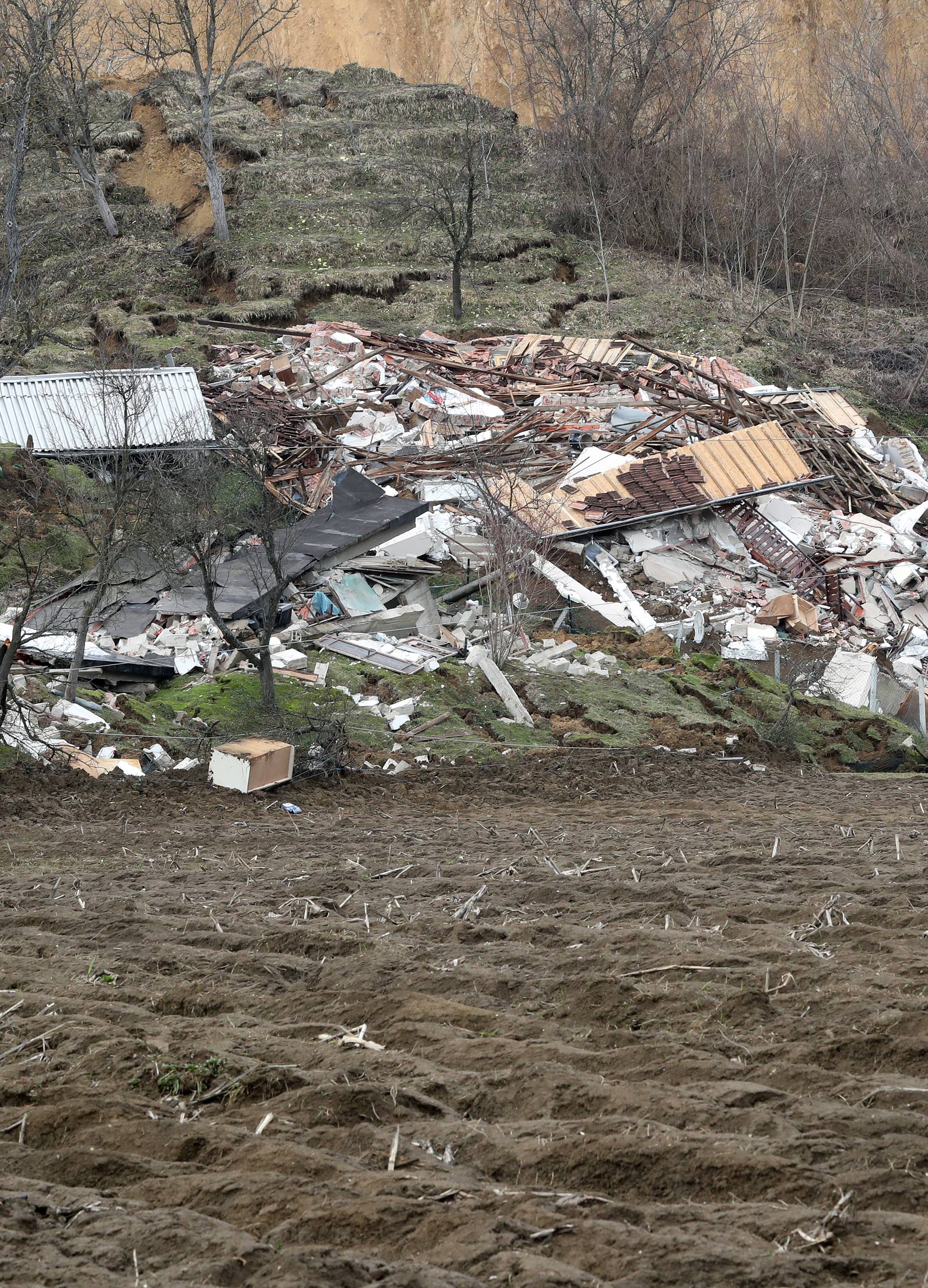 'Kuća se počela rušiti. Zaletio sam se i skočio s prvog kata...'