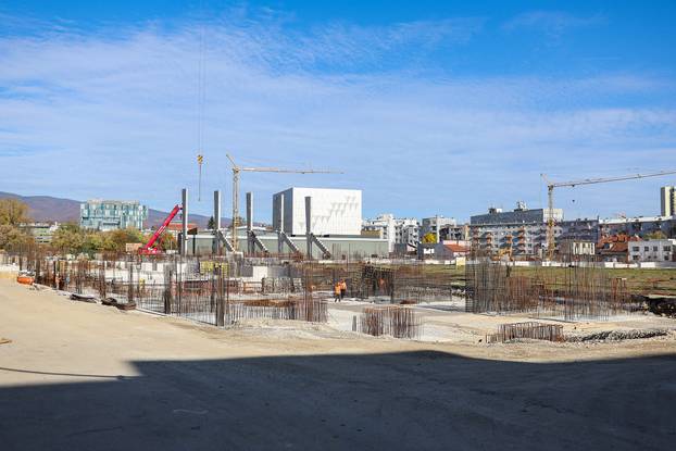 Postavljen peti nosivi stup za sjevernu tribinu na stadionu u Kranj?evi?evoj