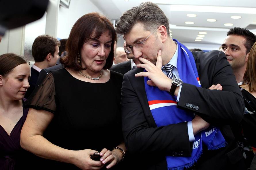 Komunizam sad krivimo i za nisku procijepljenost. Pa neće valjda biti krivi Plenković i HDZ