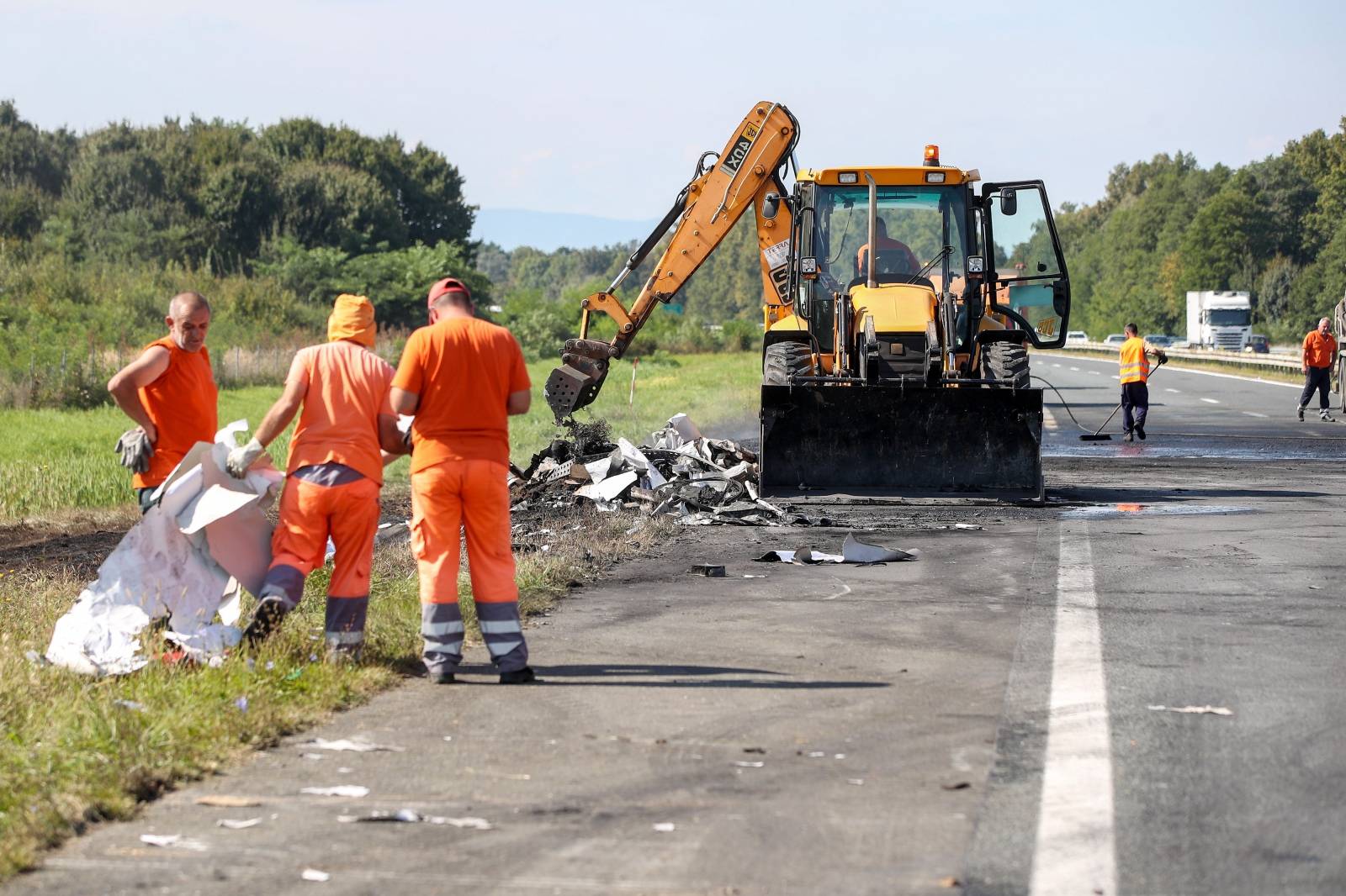 Završen je očevid na mjestu jučerašnje prometne nesreće na  autocesti A3 kod Ježeva