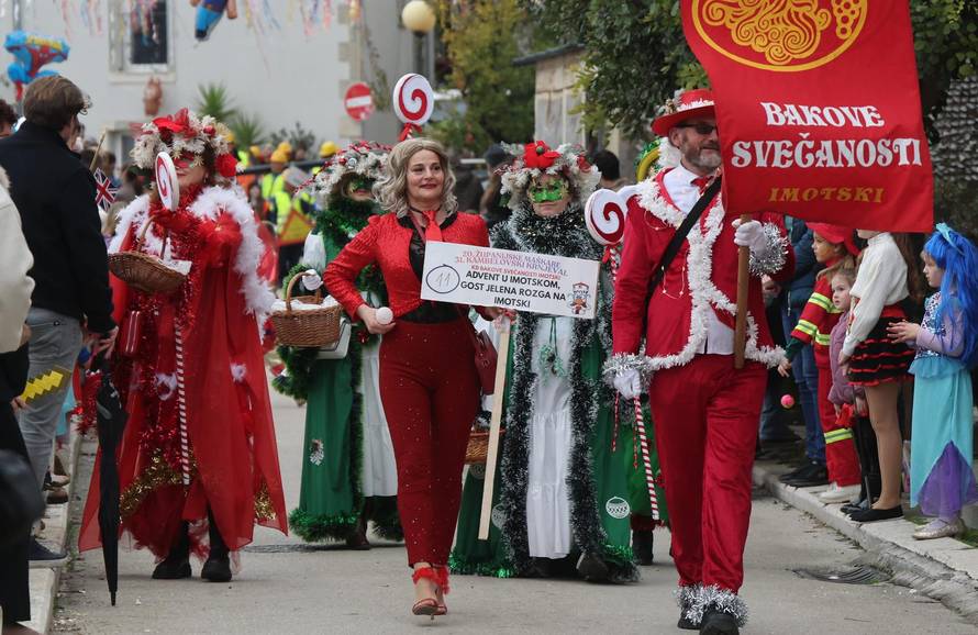 Kaštel Kambelovac: Održan Kambelovski krnjeval i zapaljen krnje “ Yugo”