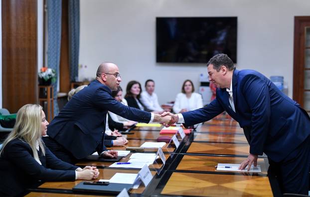 Zagreb: Srpska nacionalna manjina predala listu za parlamentarne izbore