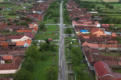 Fotogalerija užasa: Pogledajte što je tuča napravila kućama u mjestu na istoku Hrvatske!