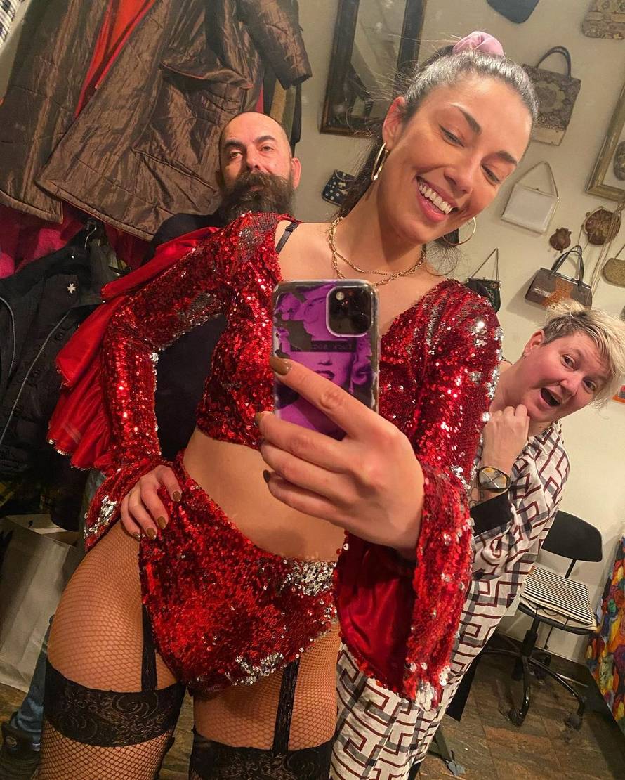 Bajamić pozirala u halterima i mrežastim čarapama: 'Ovo je jako seksi, ali prehladit ćeš se'