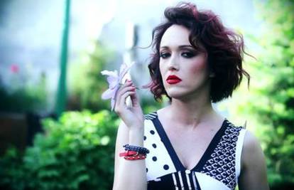 Ivana Kindl predstavlja novi video spot za pjesmu 'Ljubav'