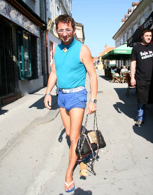 Karlovac: Jadranko Klju?anin, zadarski "Modni ma?ak" prošetao gradom