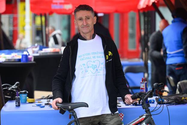 Zagreb: U okviru akcije "Majstori održivosti - sačuvaj, ne bacaj!" povodom Dana planeta Zemlje, obrtnici besplatno popravljali stvari