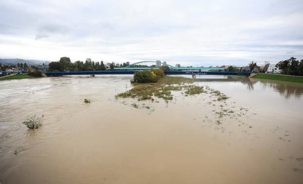 Sava se u Zagrebu izlila iz korita