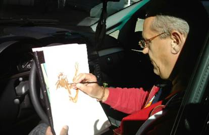 Vozač sa seta Winnetoua radi portrete glumaca kapučinom